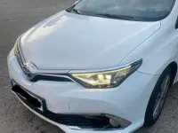 Gebraucht Toyota Auris Hybrid 98 PS (72 kW) 2018 Weiß Kombi