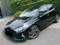 Gebraucht Hyundai i20 100 PS (73 kW) 2022 Schwarz Kleinwagen