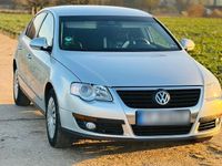 Gebraucht VW Passat 116 PS (85 kW) 2025 Silber Kombi