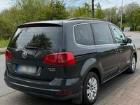 Second-hand VW Sharan 170 CP (125 kW) 2011 Gri Monovolum