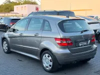 Gebraucht Mercedes B180 109 PS (80 kW) 2006 Grau Van / Kleinbus