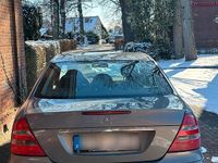 Gebraucht Mercedes E200 163 PS (119 kW) 2004 Blau Limousine