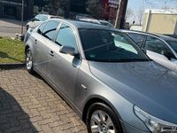 Gebraucht BMW 523 177 PS (130 kW) 2005 Silber Limousine