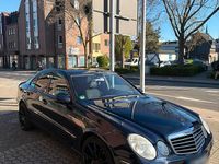 Gebraucht Mercedes E200 163 PS (119 kW) 2005 Blau Limousine