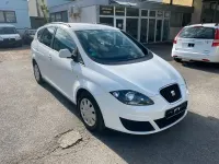 Gebraucht Seat Altea XL Reference 105 PS (77 kW) 2012 Weiß Van / Kleinbus