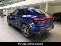 Gebraucht Porsche Macan 264 kW (360 PS) 2025 Enzianblaumetallic (metallic) SUV