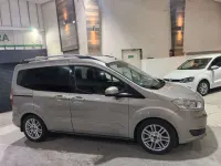 Gebraucht Ford Tourneo Courier Titanium 101 PS (74 kW) 2016 Titangrau metallic Van / Kleinbus