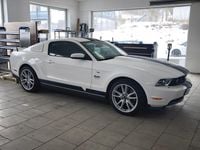 Gebraucht Ford Mustang GT 426 PS (313 kW) 2011 Weiß Coupé