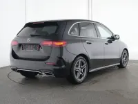 Gebraucht Mercedes B200 AMG line 163 PS (119 kW) 2025 Schwarz Kleinwagen