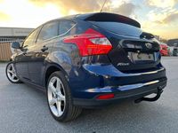 Gebraucht Ford Focus Titanium 140 PS (102 kW) 2012 Blau Limousine