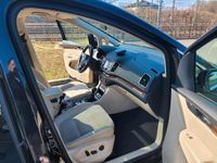 Second-hand VW Sharan Highline 170 CP (125 kW) 2012 Negru Monovolum