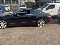 Gebraucht Mercedes E250 204 PS (150 kW) 2009 Schwarz Coupé
