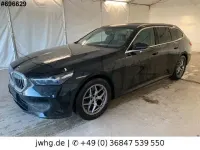 Gebraucht BMW 520 Sport Line 197 PS (144 kW) 2024 Schwarz Kombi