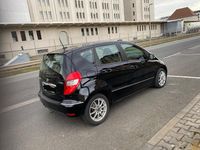 Gebraucht Mercedes A180 109 PS (80 kW) 2011 Schwarz Kleinwagen
