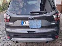 Gebraucht Ford Kuga Titanium 150 PS (110 kW) 2017 Braun SUV