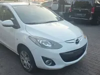 Gebraucht Mazda 2 Center-Line 75 PS (55 kW) 2012 Weiß Kleinwagen