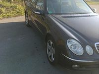 Second-hand Mercedes E320 204 CP (150 kW) 2004 Albastru Break