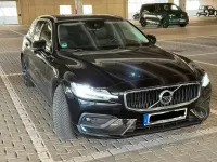 Gebraucht Volvo V60 Momentum 190 PS (139 kW) 2019 Schwarz Kombi