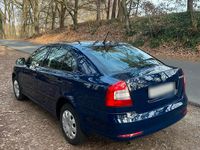 Gebraucht Skoda Octavia 80 PS (58 kW) 2012 Blau Limousine