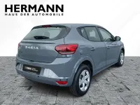 Używany Dacia Sandero Expression 91 KM (66 kW) 2025 Szary Sedan/Limuzyna