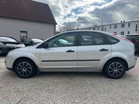 Gebraucht Ford Focus Trend 90 PS (66 kW) 2005 Silber Limousine