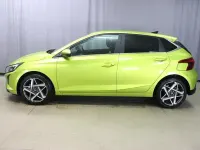 Gebraucht Hyundai i20 Trend 101 PS (74 kW) 2023 Lucid lime metallic Kleinwagen