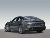 Neu Porsche Panamera 4 470 PS (345 kW) 2025 Grün Limousine