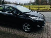 Gebraucht Ford Fiesta Titanium 82 PS (60 kW) 2011 Schwarz Kleinwagen