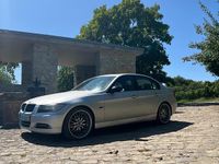 Gebraucht BMW 320 150 PS (110 kW) 2005 Grau Limousine