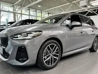 Neu BMW 220 Luxury Line 170 PS (125 kW) 2026 Silber Kombi