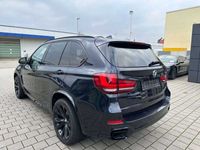 gebraucht BMW X5 xDrive50i M Sportpaket Pano Head Up Soft Clos