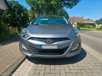 Gebraucht Hyundai i30 90 PS (66 kW) 2012 Grau Limousine