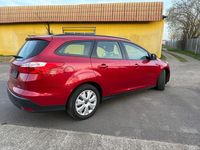 Usado Ford Focus Trend 125 CV (91 kW) 2013 Rojo Berlina