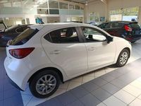 Gebraucht Mazda 2 Exclusive-Line 90 PS (66 kW) 2015 Weiß Limousine