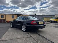 Gebraucht Mercedes E200 Avantgarde 184 PS (135 kW) 2006 Schwarz Limousine