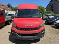 Gebraucht Iveco Daily 126 PS (92 kW) 2016 Rot Van / Kleinbus