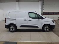 Gebraucht Opel Combo 102 PS (75 kW) 2024 Kaolin weiß Van