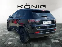Usado Jeep Compass Altitude 131 HP (96 kW) 2023 Preto SUV
