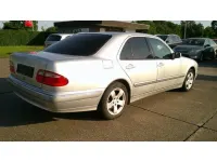 Gebraucht Mercedes E200 Elegance 163 PS (119 kW) 2001 Astral silber (metallic) Limousine