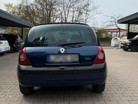 Używany Renault Clio II 75 KM (55 kW) 2002 Niebieski Hatchback