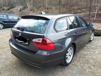 Gebraucht BMW 318 129 PS (94 kW) 2006 Grau Kombi