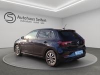 Gebraucht VW Polo Active 95 PS (69 kW) 2023 Deep black perleffekt (metallic) Kleinwagen