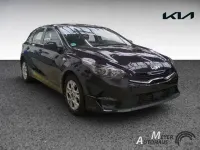 Gebraucht Kia Ceed Comfort 140 PS (102 kW) 2025 Zilinaschwarz met. Kleinwagen