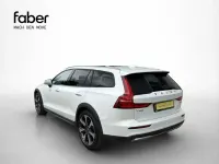 Gebraucht Volvo V60 CC Ultimate 197 PS (144 kW) 2024 Weiß Kombi