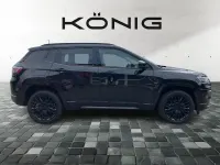 Usado Jeep Compass Altitude 131 HP (96 kW) 2023 Preto SUV
