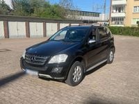Second-hand Mercedes ML320 224 CP (164 kW) 2008 Negru SUV