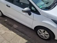 Gebraucht Ford Fiesta Trend 60 PS (44 kW) 2012 Weiß Kleinwagen