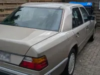 Gebraucht Mercedes 230 132 PS (97 kW) 1991 Gold Limousine