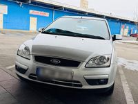 Gebraucht Ford Focus Ghia 101 PS (74 kW) 2007 Silber Kombi