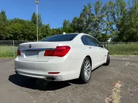 Gebraucht BMW 750 449 PS (330 kW) 2017 Weiß Limousine